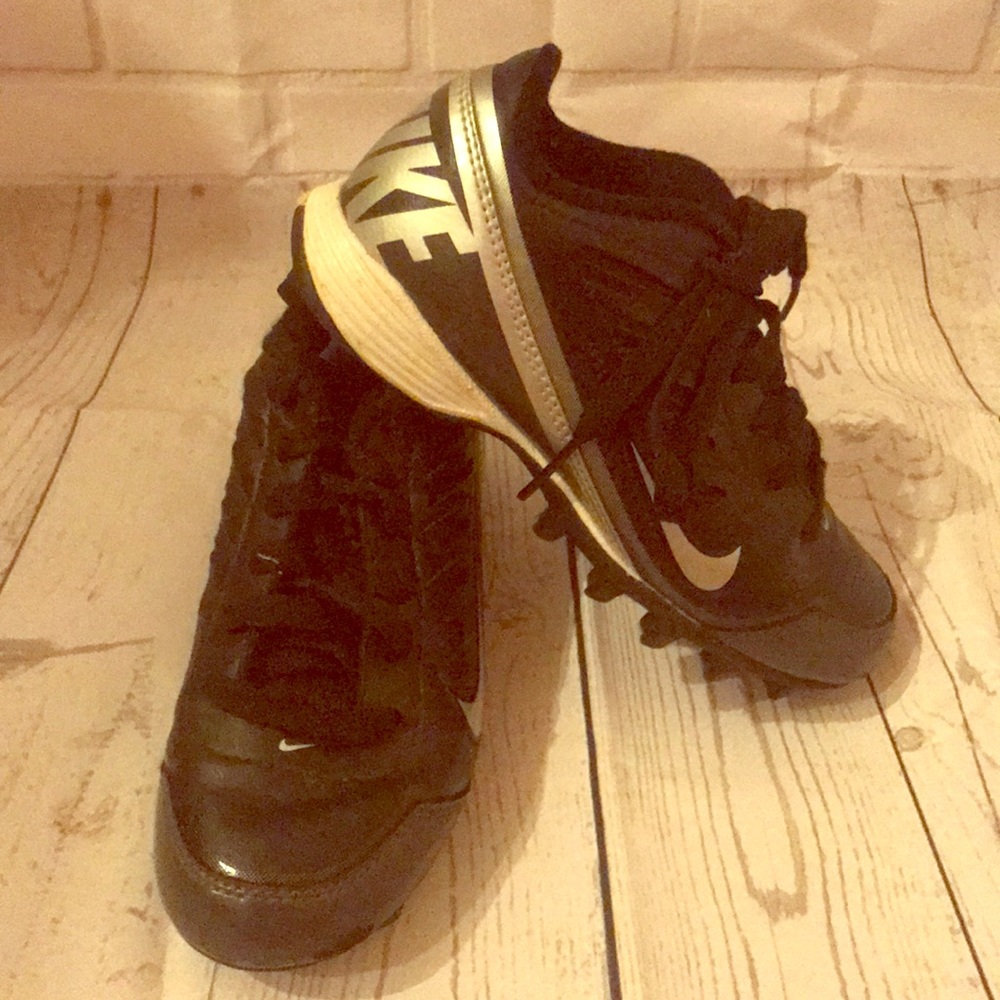 Boys Nike cleats. Size 13Y